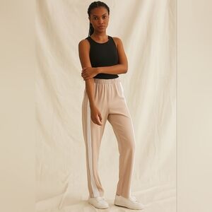 2/$30 HM‎ Relaxed Butterly Pink Blush White Track Active Pants (#389)